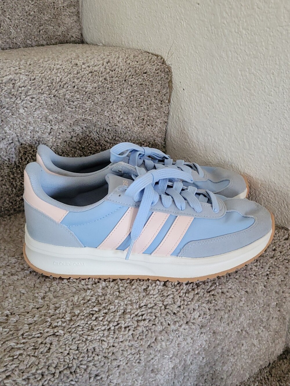 Adidas Run 70s 2.0 Womens sneaker Size 7